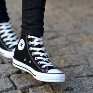 Meet your Posher, Tee